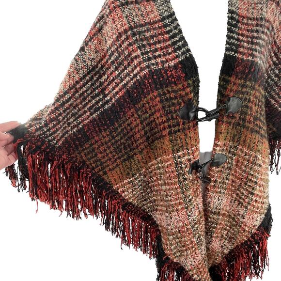 Coco + Carmen Brown Plaid Knit Fringe Poncho Shawl Sweater Casual Winter OS - Picture 4 of 8